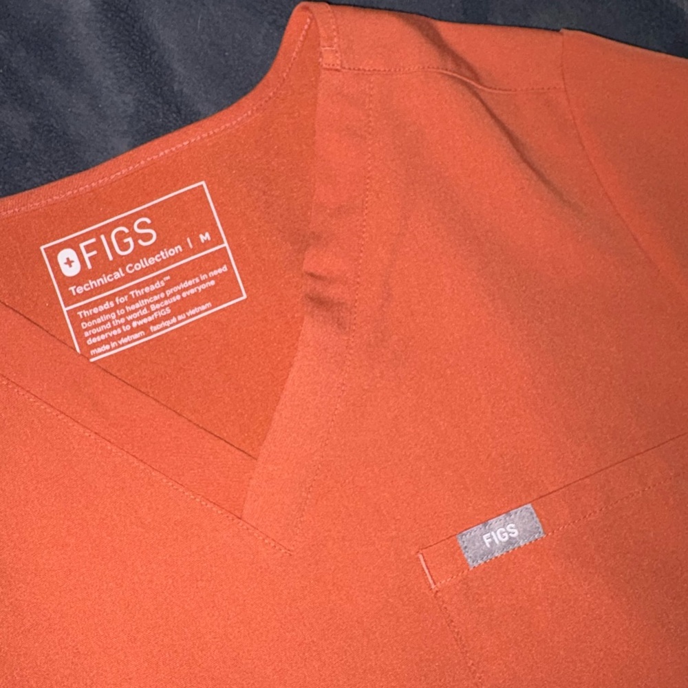 FIGS Terracotta Jogger Scrub Set - Picture 7 of 8